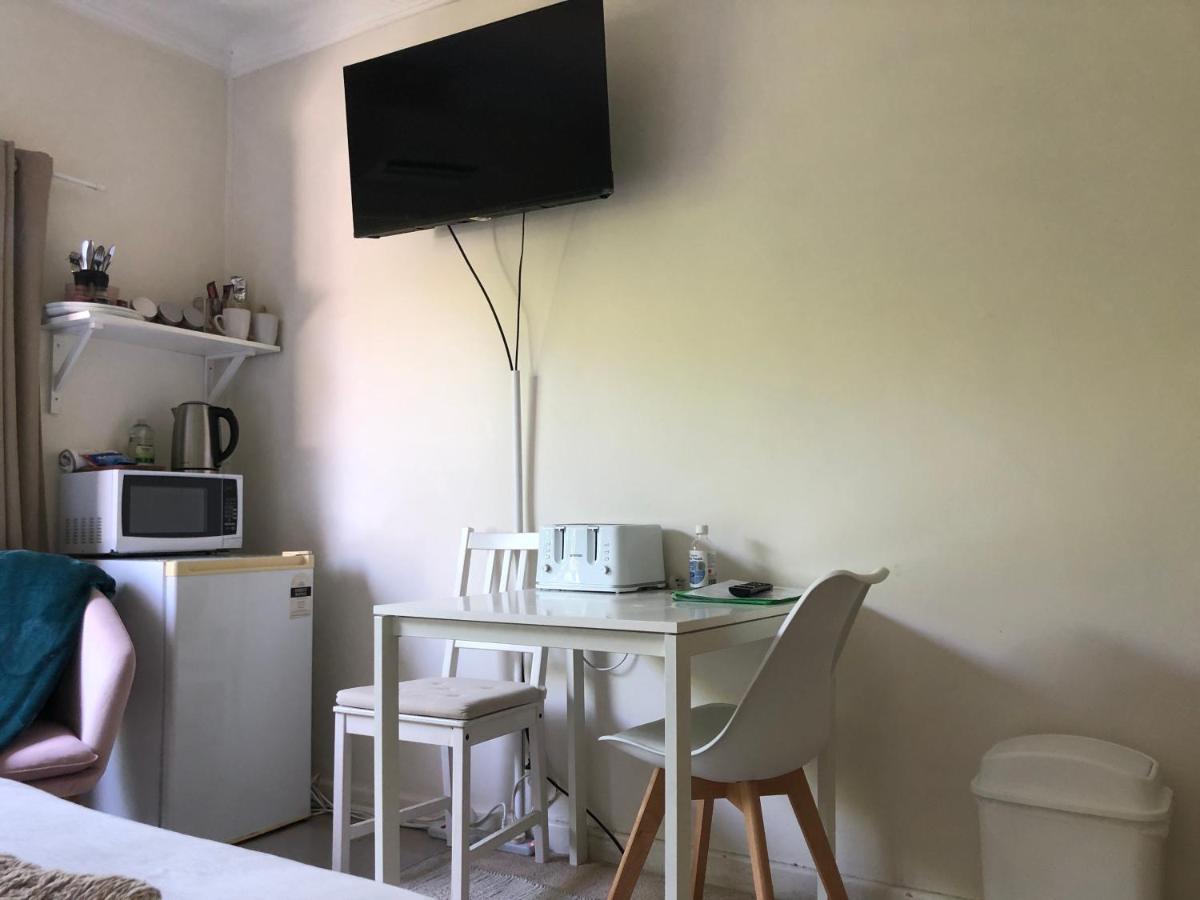 Hotel Style Monterey Guest Studio Near Hospitals, Beach And Airport Sidney Exterior foto